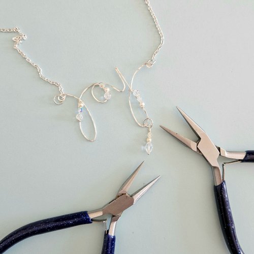 Margot Potter's Write On Necklace - , Contemporary Wire Jewelry, Wire Wrapping, Wrapping, Wire Wrapping Jewelry, Design, Secure it to the bottom of the letter